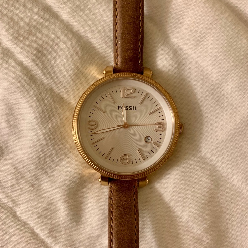Rose gold Fossil watch
